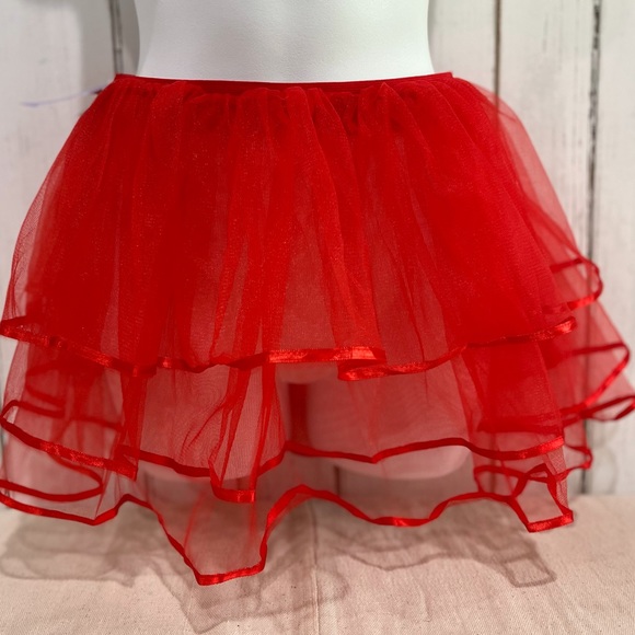 NWT Claire’s Cherry Red Tule Mini Skirt with Ribbon Hemlines - Picture 9 of 13